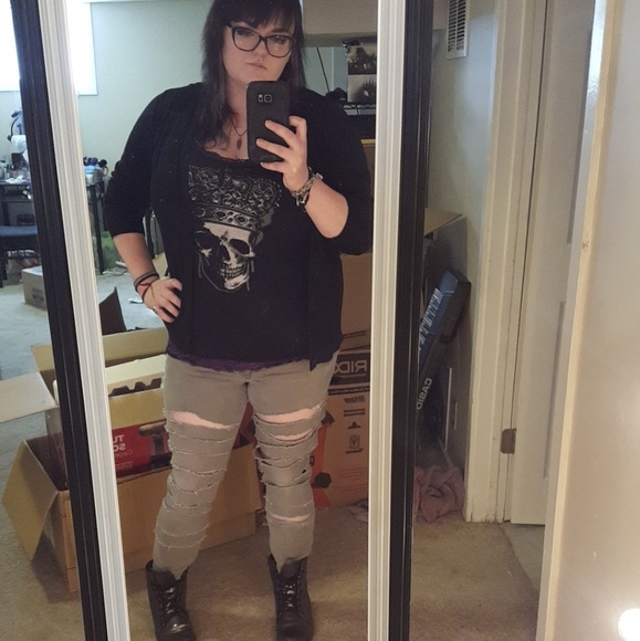 Meet your Posher, Cody - Picture 5 of 5